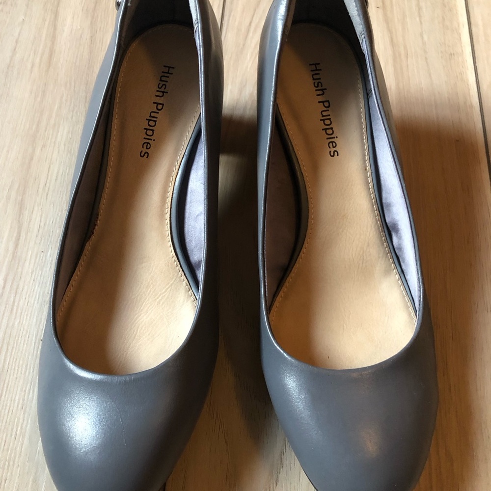 Hush Puppies Women's Classic Gray pumps with rounded toe